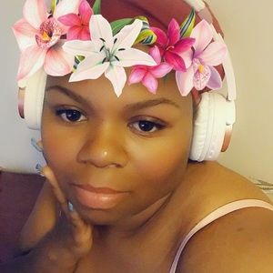 Meet your Posher, Maxine